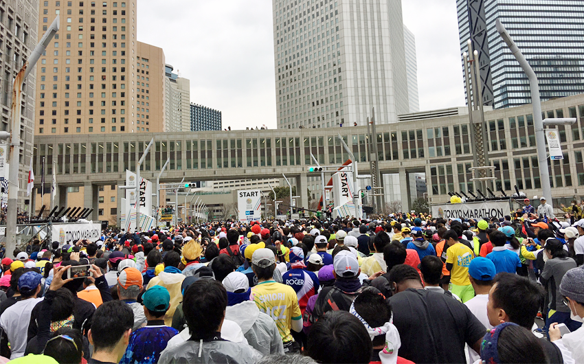 マラソン初心者が東京の大会でフルマラソンを完走！ 大感動の体験記（当日編・前半）