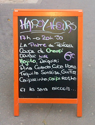 パリで見かけた「Happy Hours」の看板